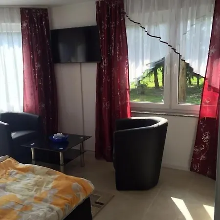 Gaestezimmer Lindhardt 3* Kitzscher